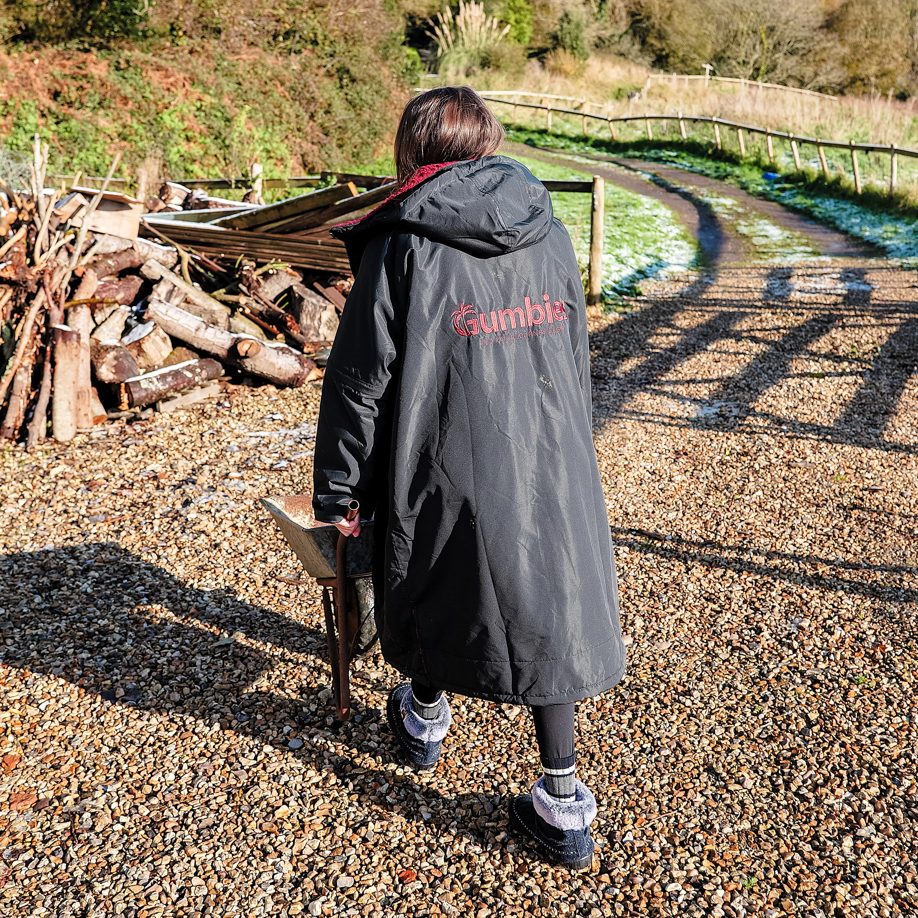 Sports-Cape - Black & Burgundy - Image 4